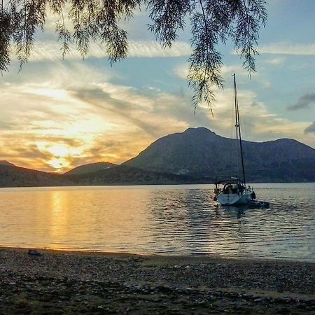 Costareli Aparthotel ฟูร์นีอิคาเรียส ภายนอก รูปภาพ