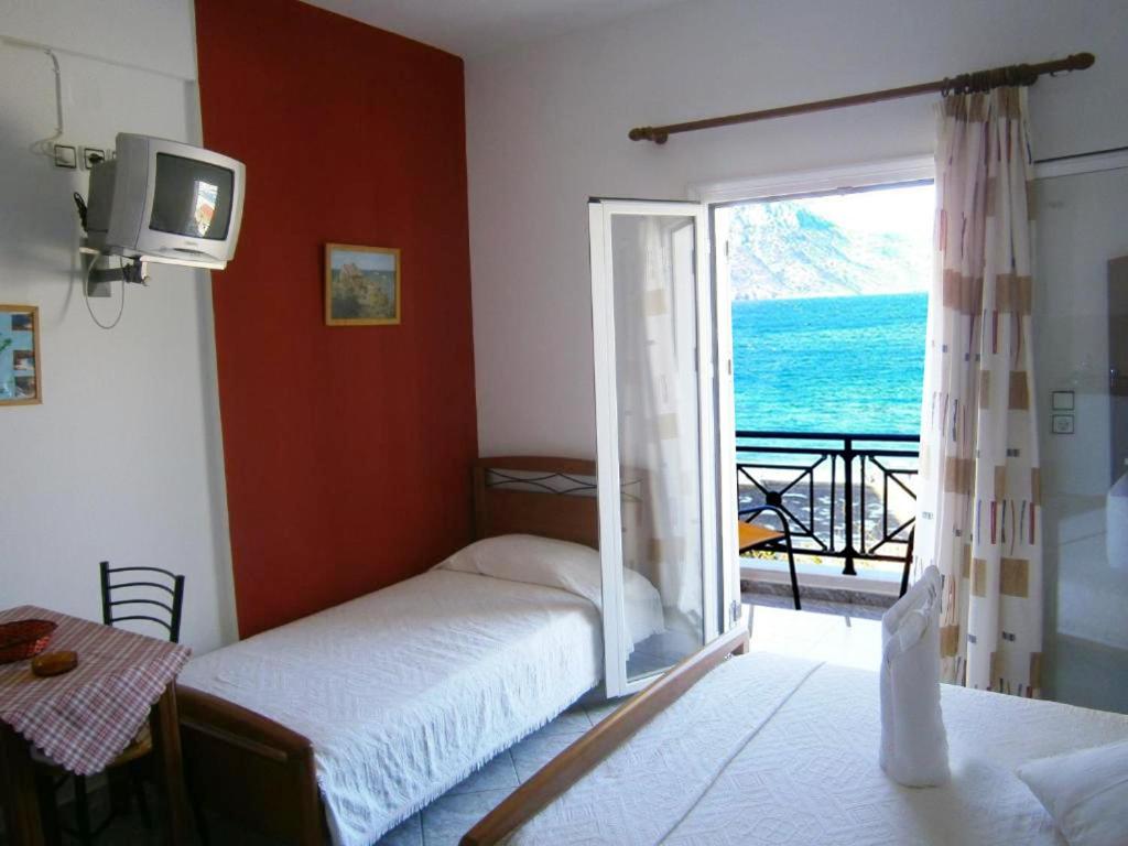 Costareli Aparthotel ฟูร์นีอิคาเรียส ภายนอก รูปภาพ