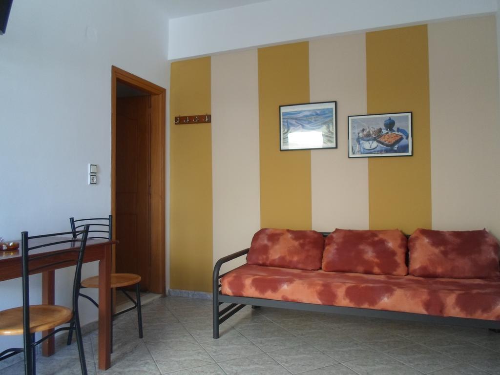 Costareli Aparthotel ฟูร์นีอิคาเรียส ภายนอก รูปภาพ